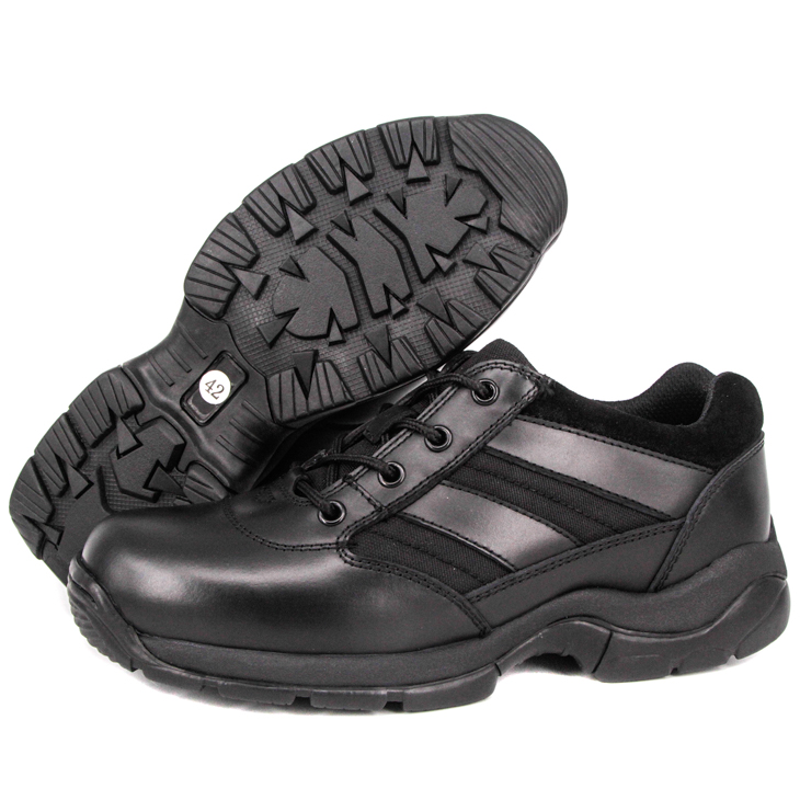 काले पुरुष कस्टम सैन्य टैक्टिका जूते 4131 पहनते हैं